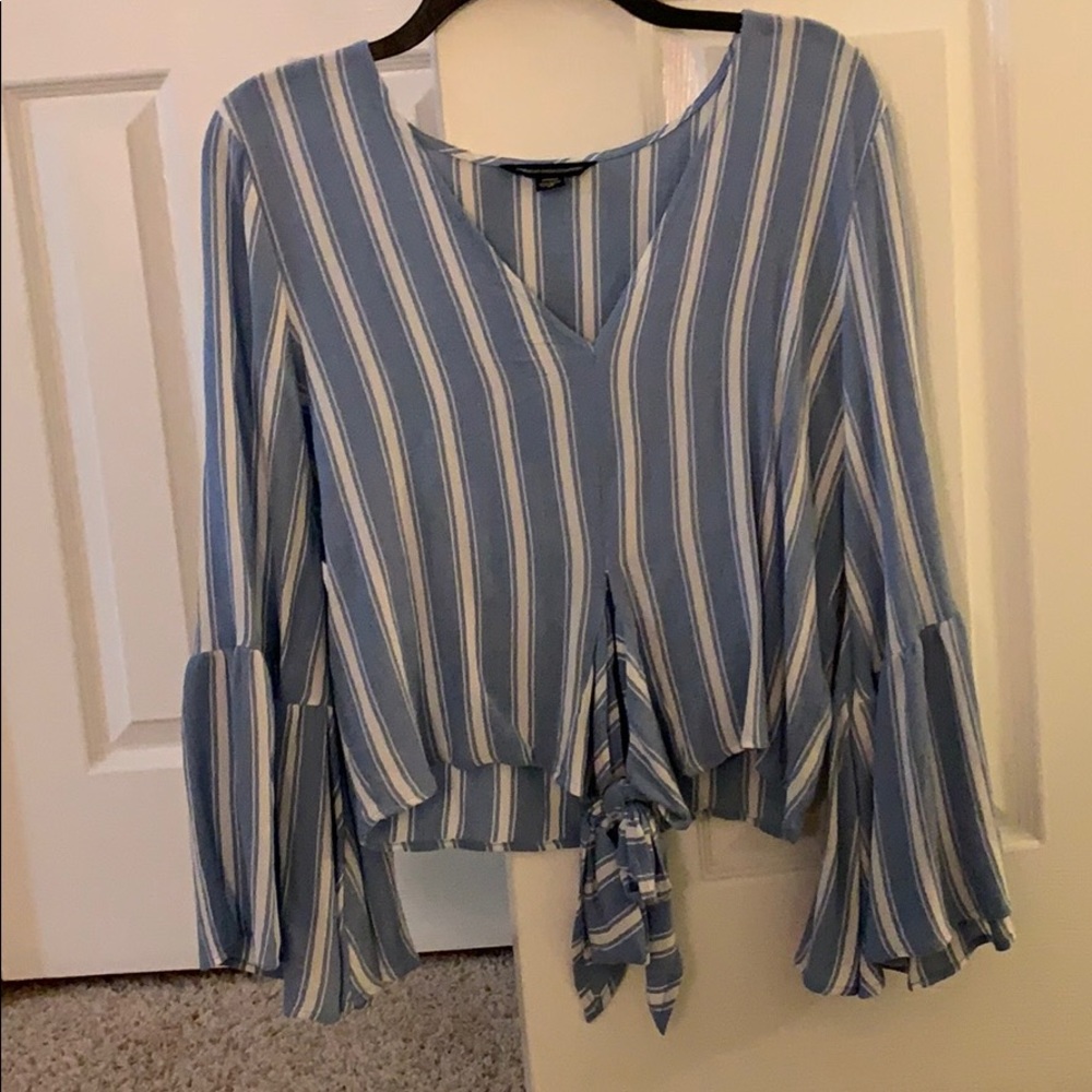 AE flowy sleeve top